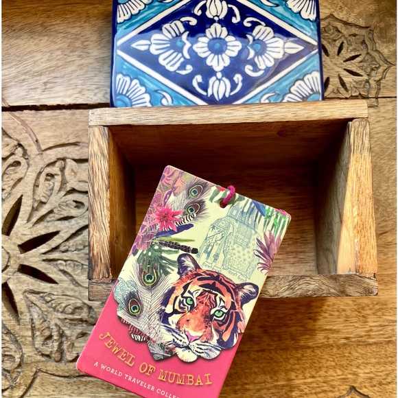 Beautiful Home Accent  Box! NWT! Ceramic cover, wooden box. - Picture 6 of 13